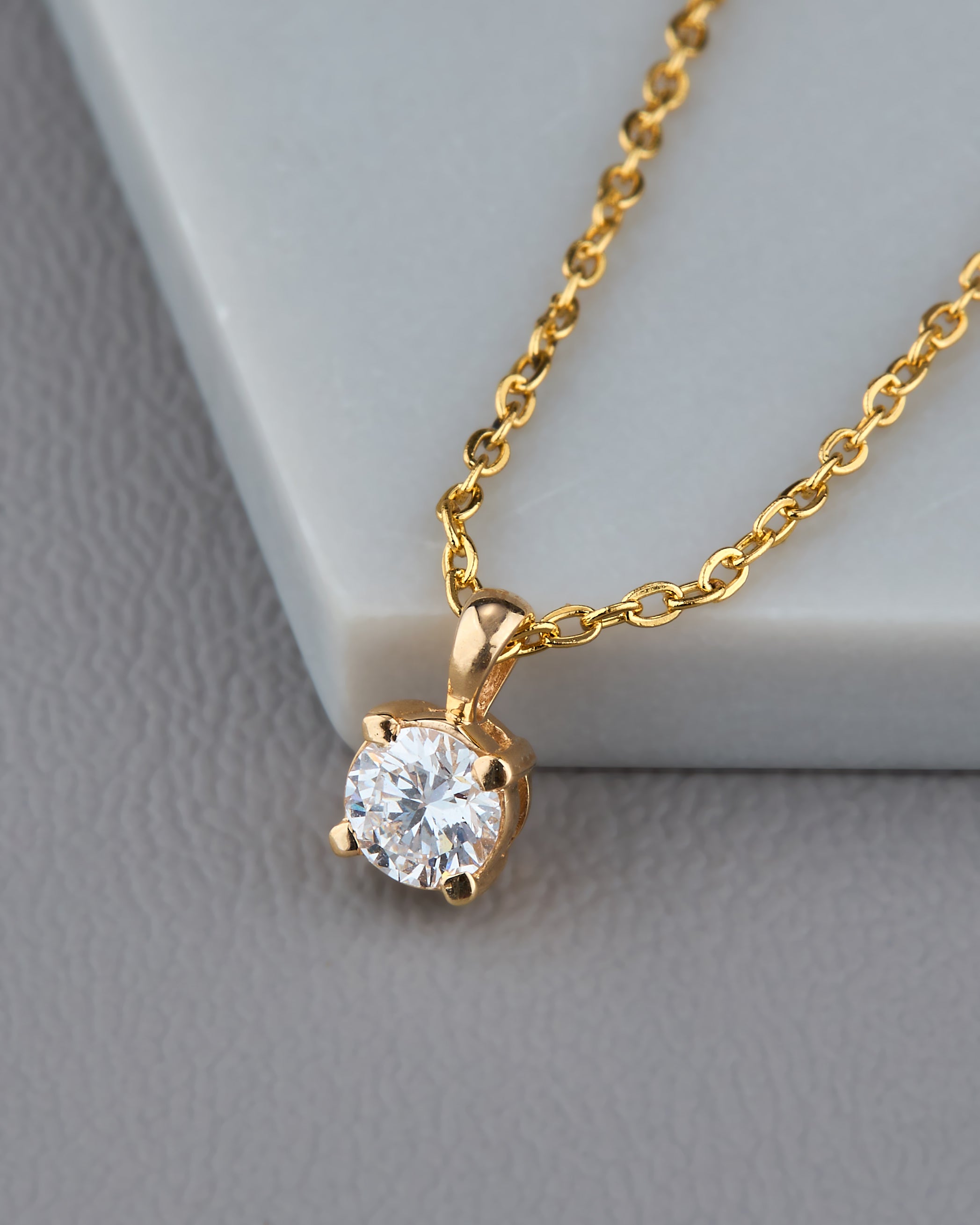 Solitaire (0.30 ct) Pendant in 14K Gold -