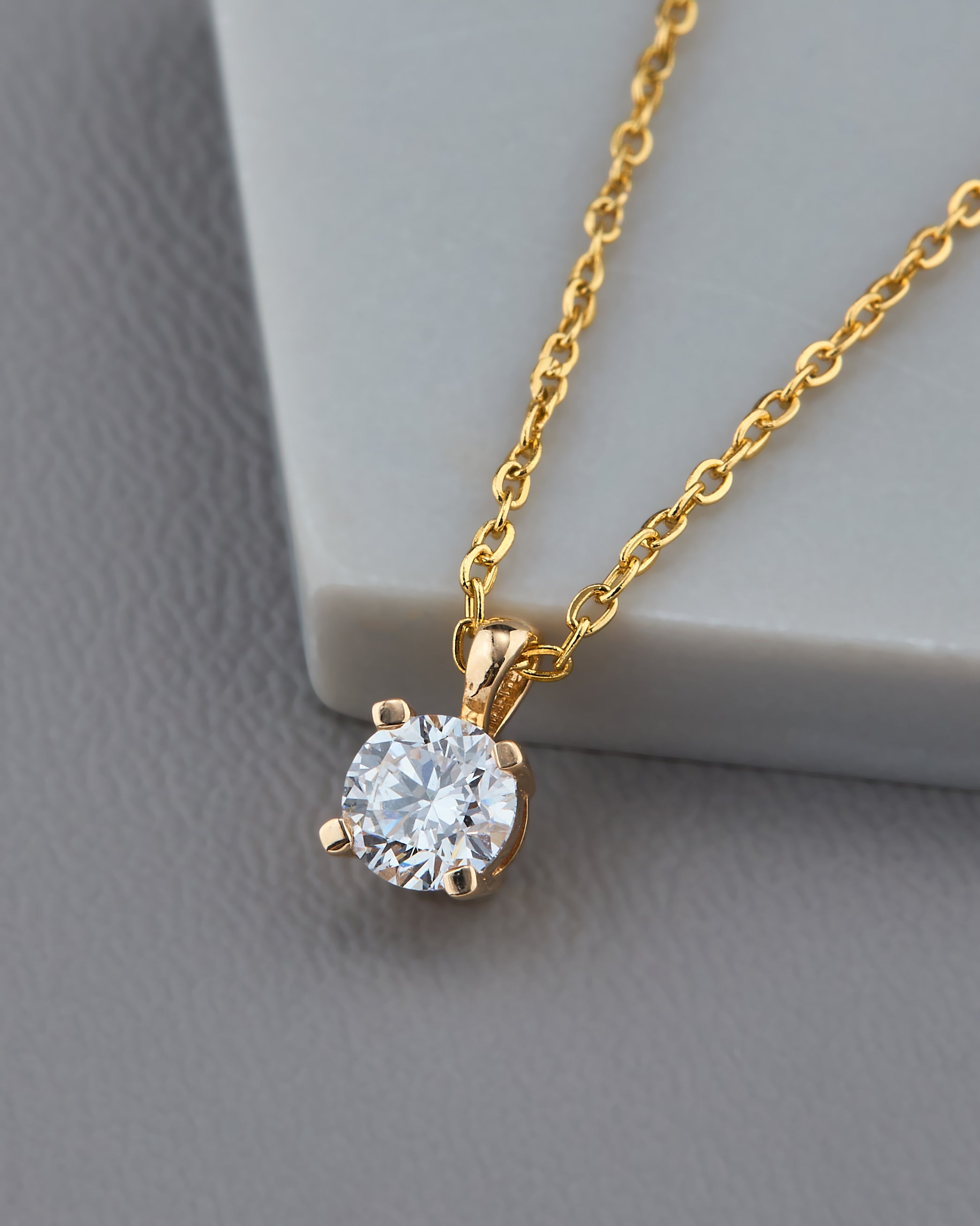 Solitaire (0.50 ct) Pendant in 14K Gold