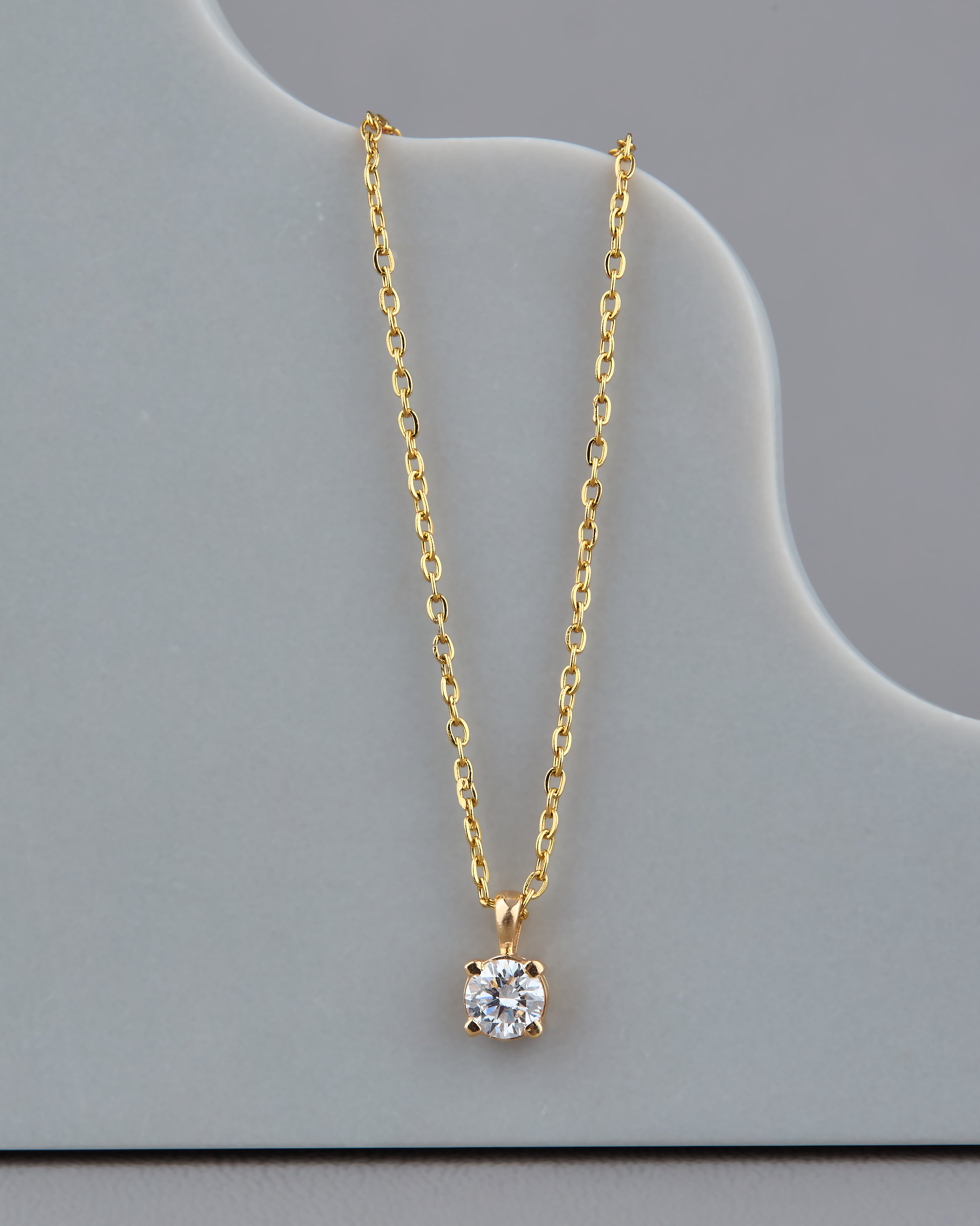 Solitaire (0.30 ct) Pendant in 14K Gold -