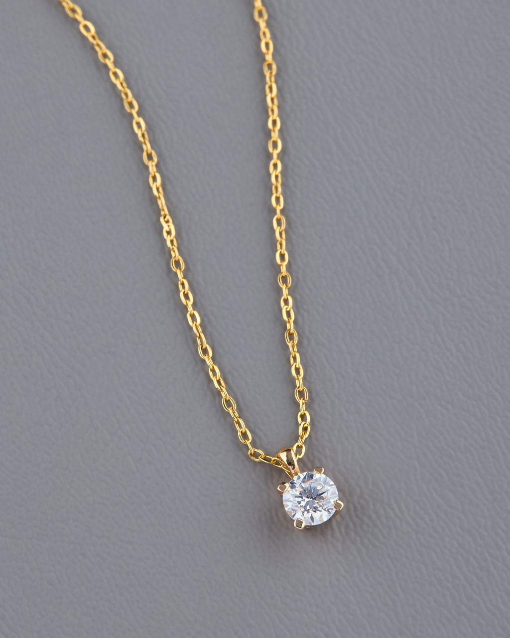 Solitaire (0.50 ct) Pendant in 14K Gold