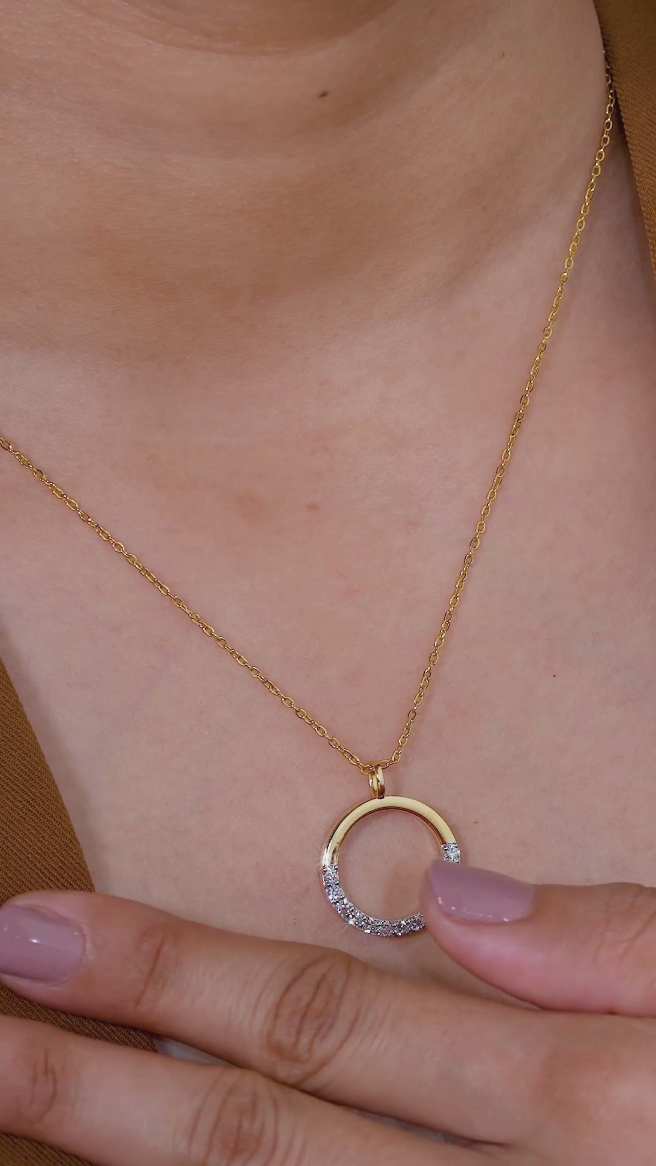 Half Diamond Half Gold Circle Pendant -15.5 mm